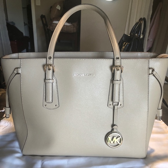 Everything MUST GO! Name me your price! 100% Auth! - Picture 3 of 16